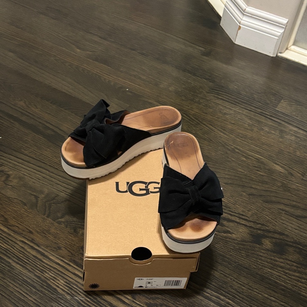 UGG Black Bow Platform Slides
